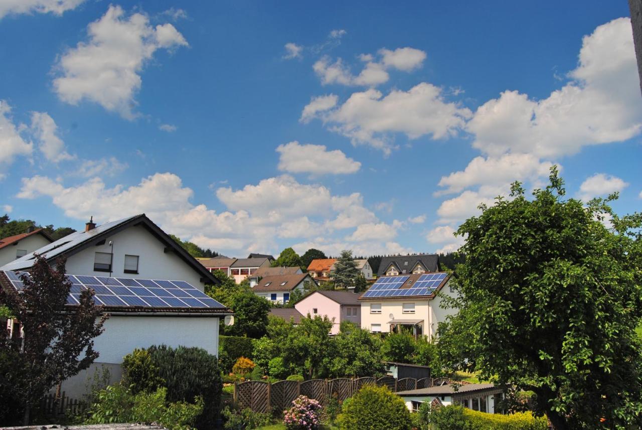 Stilvolles Eifelhaus am Nürburgring mit eigenem Garten Boos Exterior foto